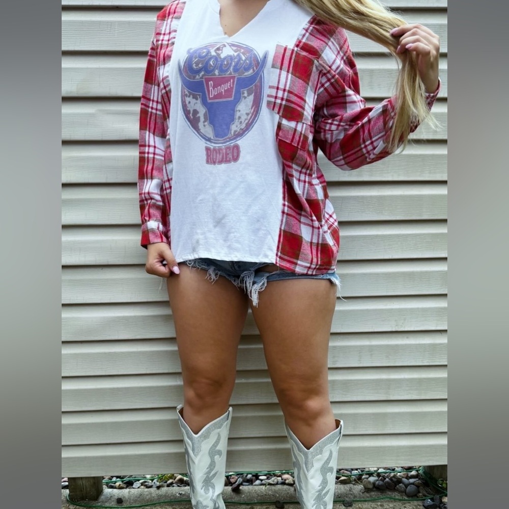 Red and White Short Sleeve Graphic Tee